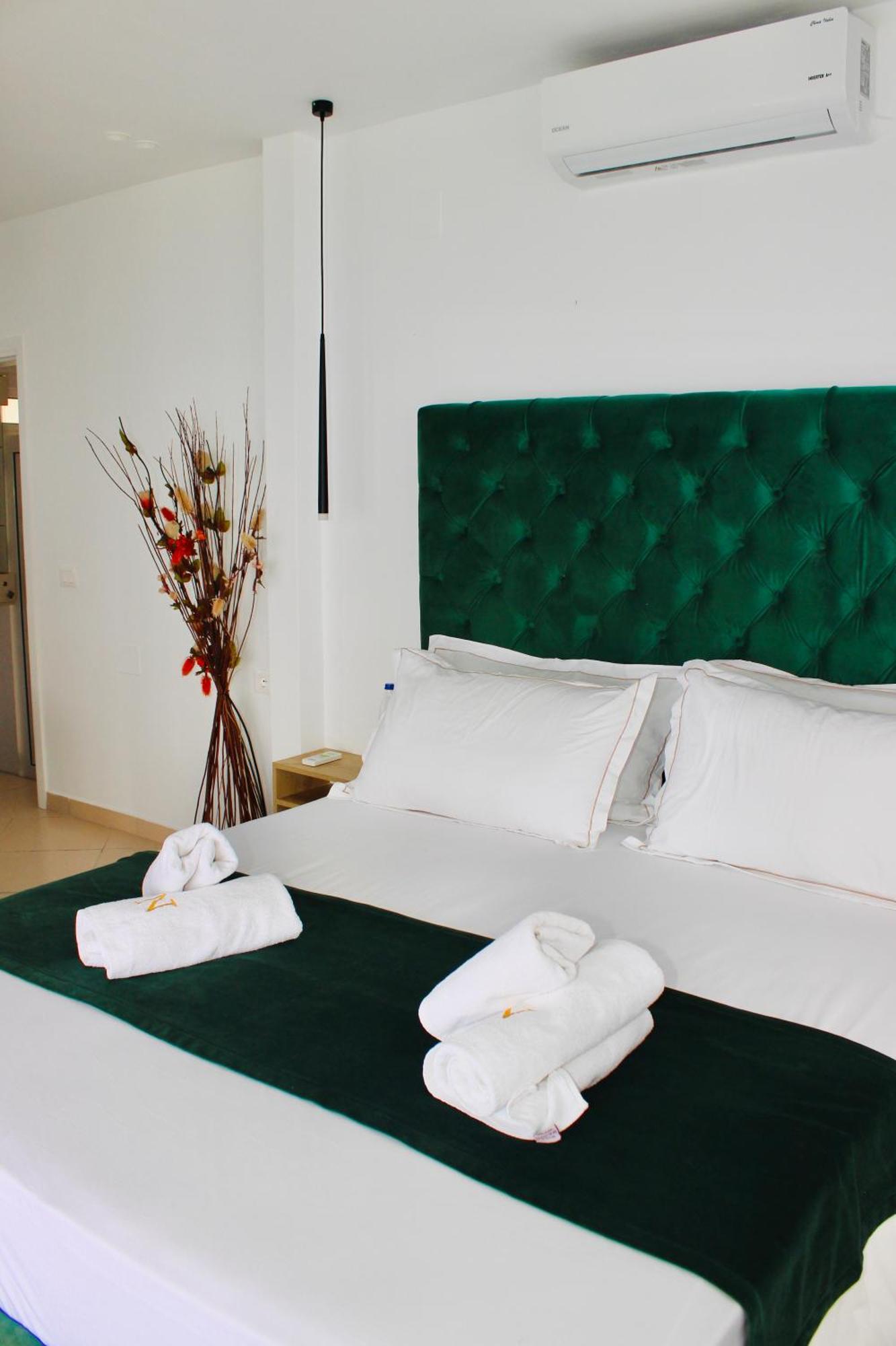 Qeparo Napolon Complex Otel Dış mekan fotoğraf